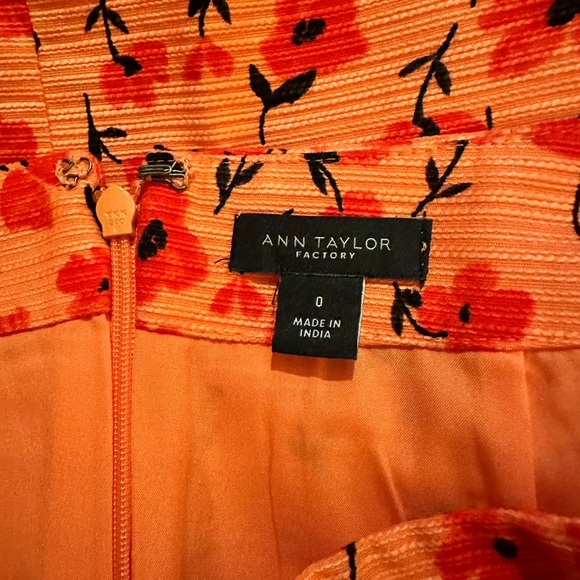 Ann Taylor Factory Floral Textured Skirt 0 FREE SHIP - Picture 4 of 5